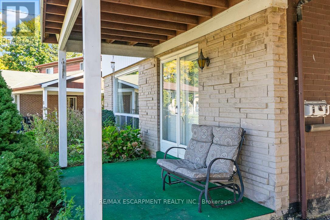 7 Delverton Place, Toronto, Ontario  M2S 1Y5 - Photo 5 - C12496708