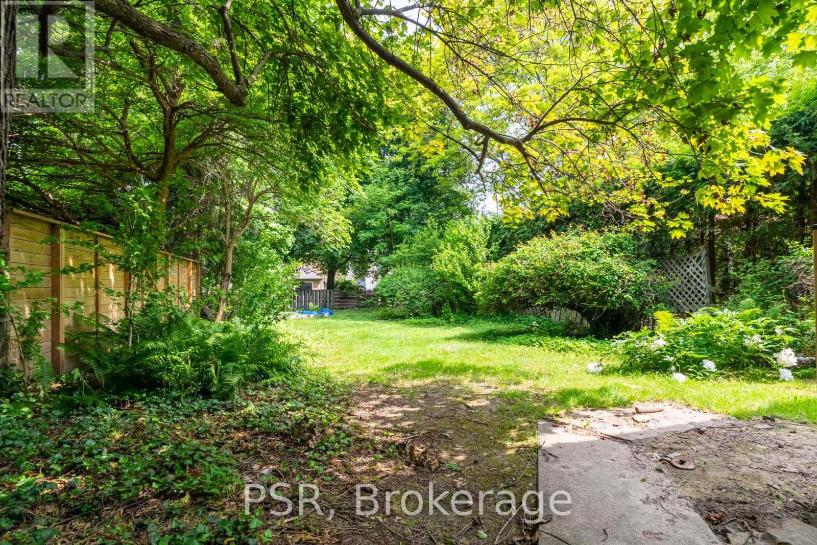 2 Aldbury Gardens, Toronto, Ontario  M4N 1B7 - Photo 25 - C12496744