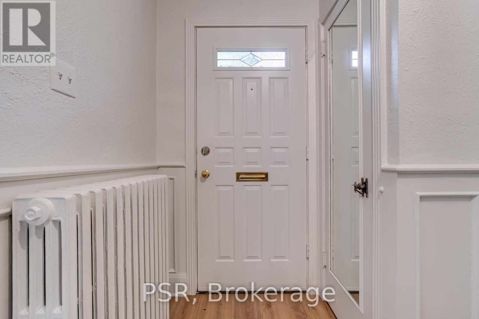 2 Aldbury Gardens, Toronto, Ontario  M4N 1B7 - Photo 4 - C12496744