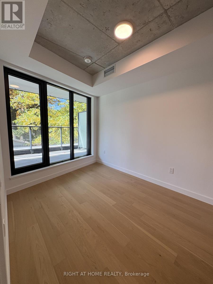 210 - 1720 Bayview Avenue, Toronto, Ontario  M4G 0E5 - Photo 10 - C12496770