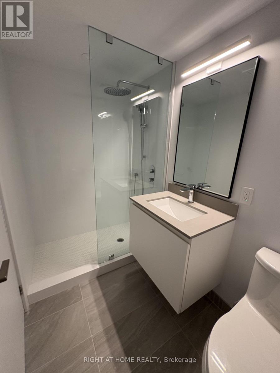 210 - 1720 Bayview Avenue, Toronto, Ontario  M4G 0E5 - Photo 11 - C12496770