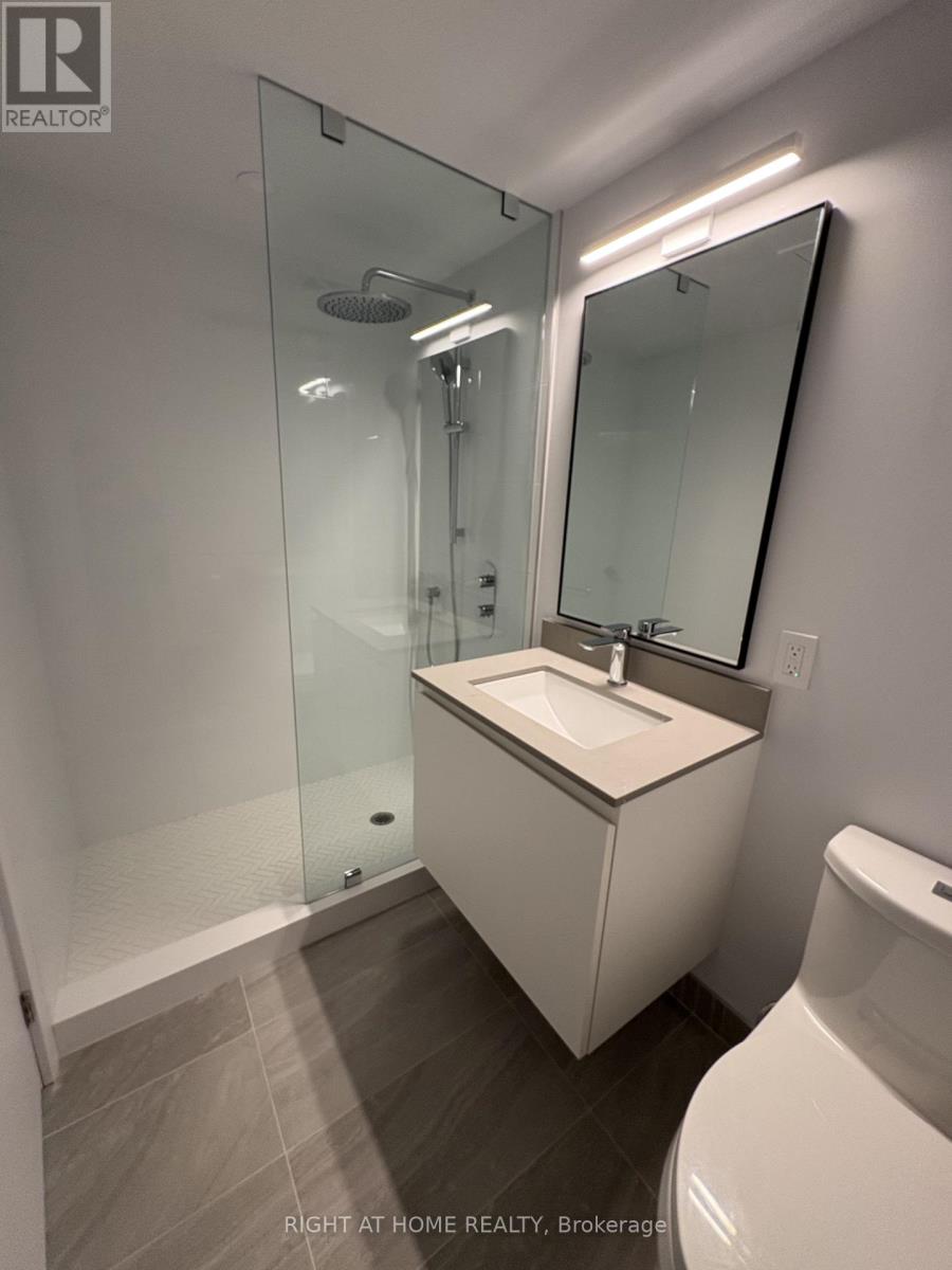 210 - 1720 Bayview Avenue, Toronto, Ontario  M4G 0E5 - Photo 12 - C12496770