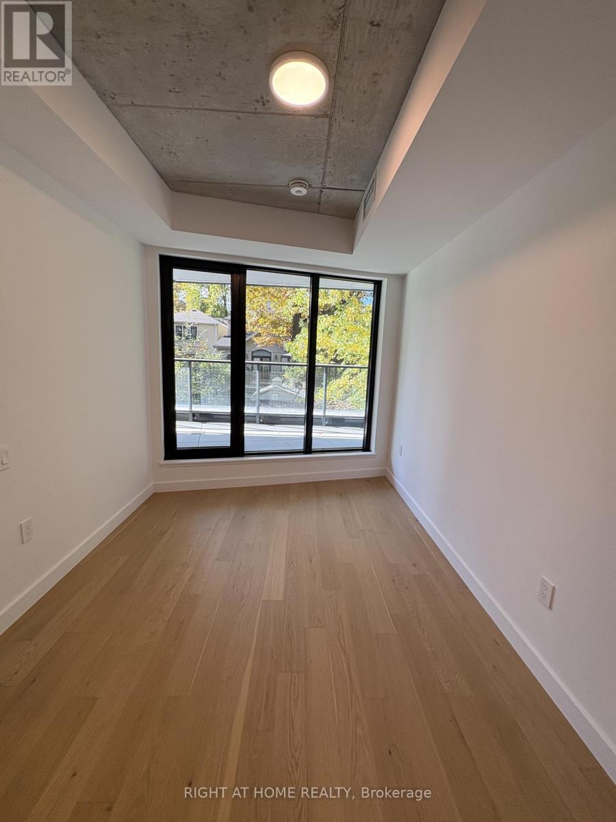 210 - 1720 Bayview Avenue, Toronto, Ontario  M4G 0E5 - Photo 13 - C12496770