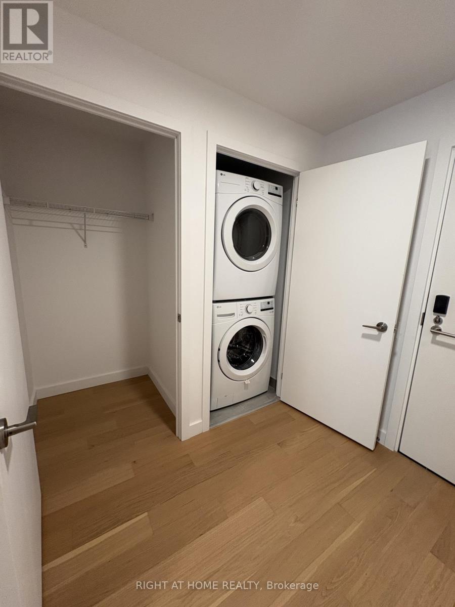 210 - 1720 Bayview Avenue, Toronto, Ontario  M4G 0E5 - Photo 16 - C12496770