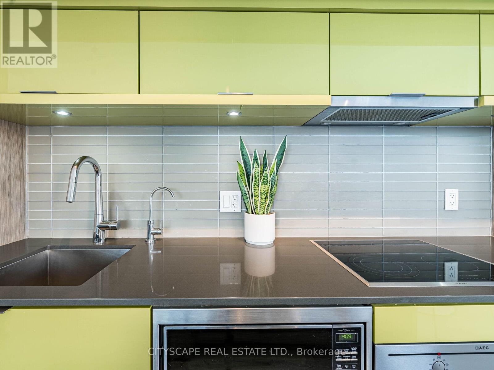 1605 - 88 Scott Street, Toronto, Ontario  M5E 0A9 - Photo 25 - C12496782