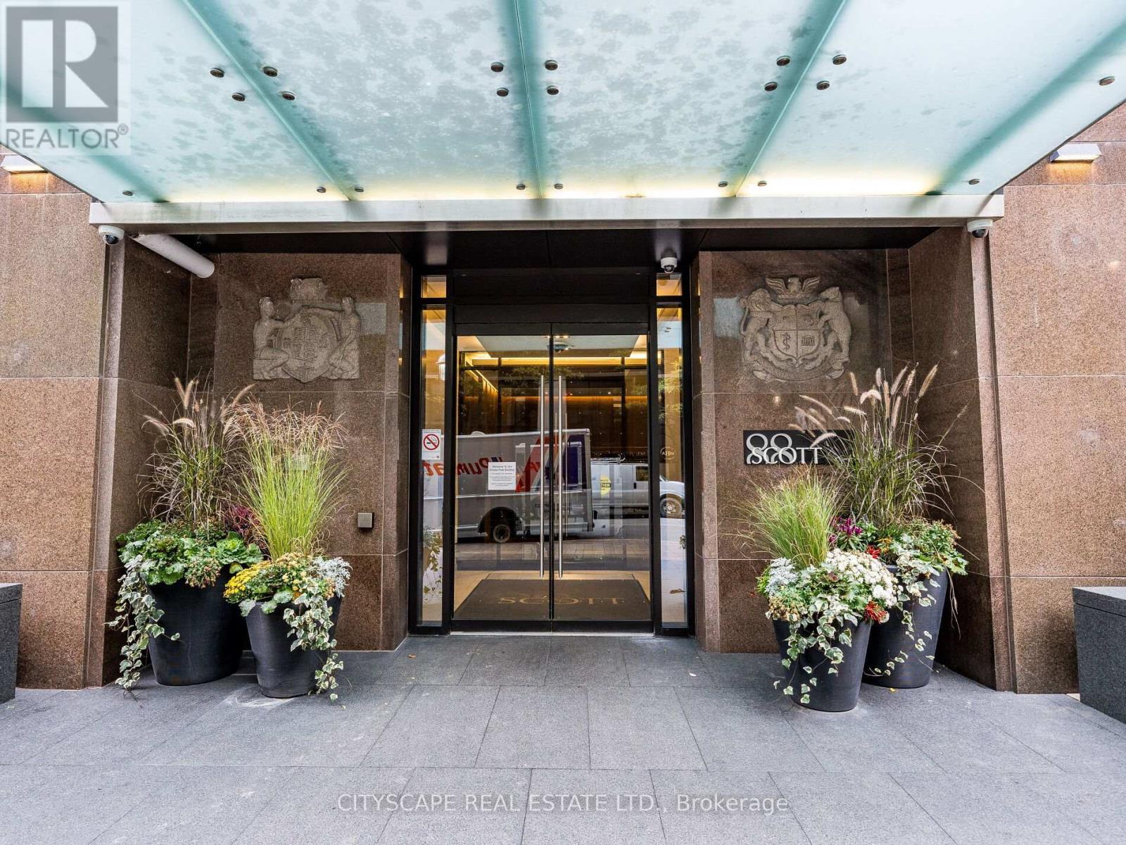 1605 - 88 Scott Street, Toronto, Ontario  M5E 0A9 - Photo 5 - C12496782