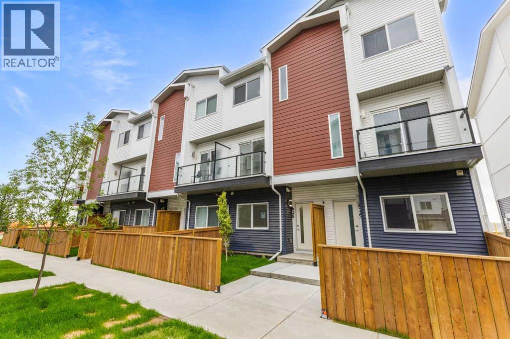 628 Red Sky Villas NE, Calgary, Alberta
