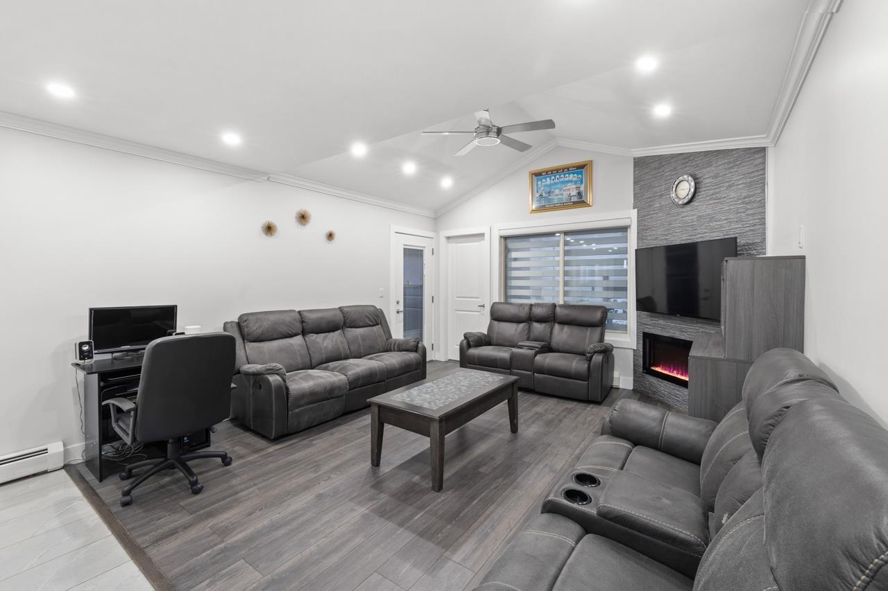 31626 Harmony Court, Abbotsford, British Columbia  V2T 6S7 - Photo 14 - R3060151