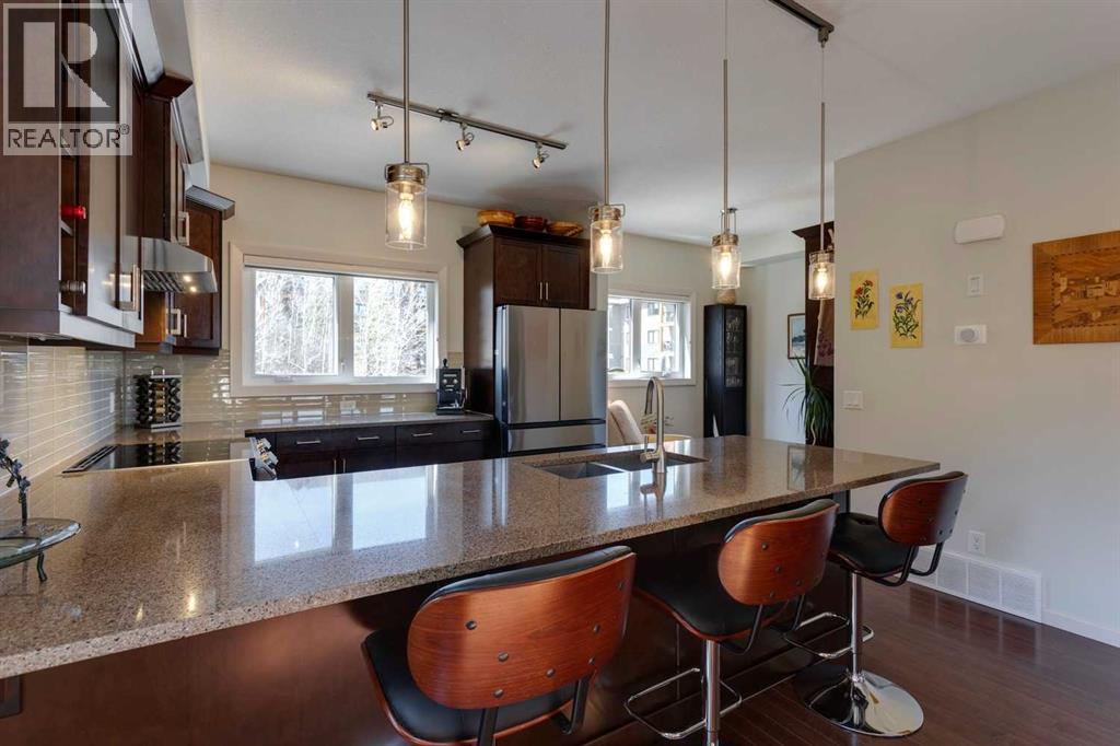 303 Valley Ridge Manor Nw, Calgary, Alberta  T3B 6C4 - Photo 11 - A2245883