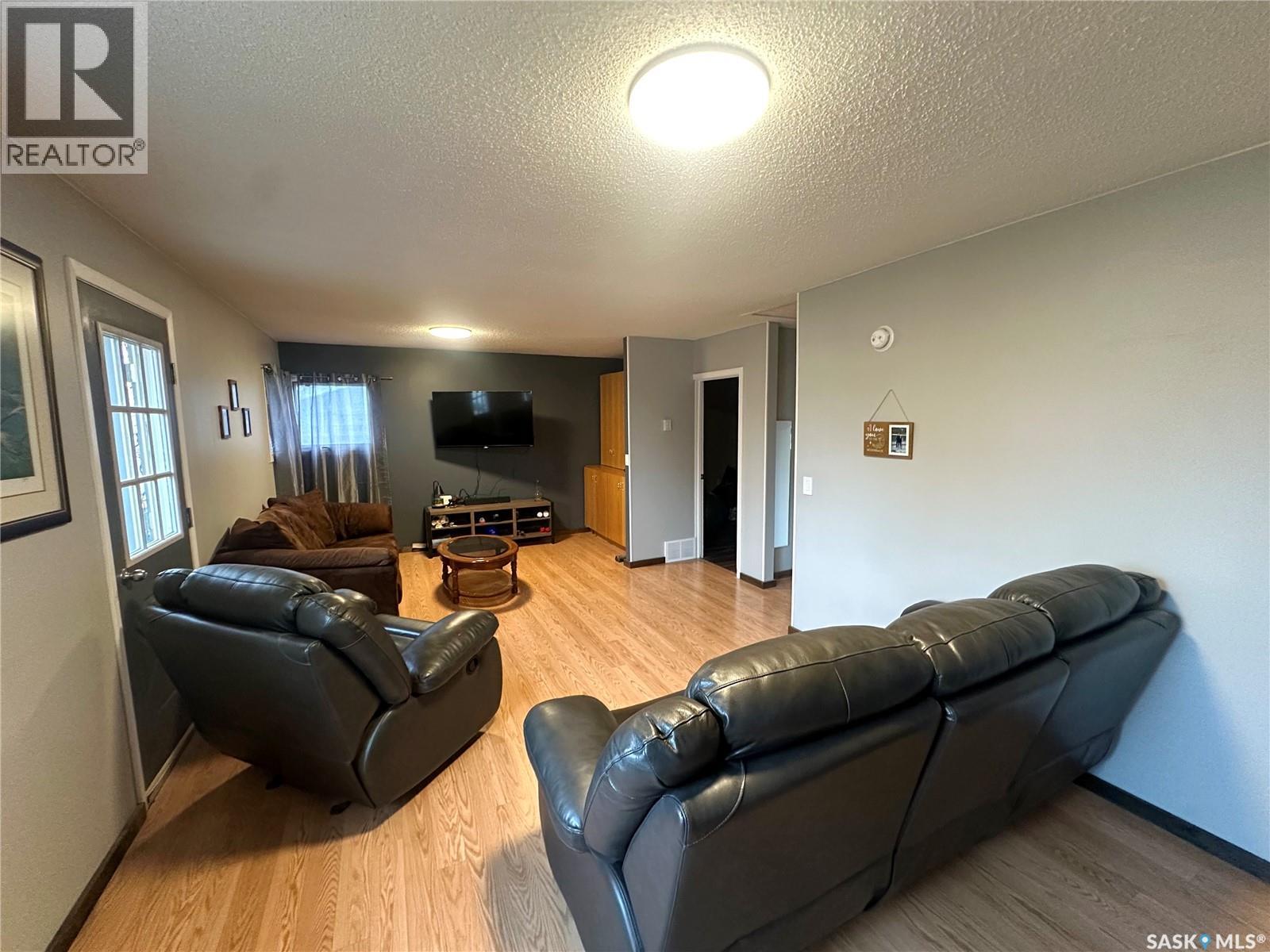 108 Phillips Street, Turtleford, Saskatchewan  S0M 2Y0 - Photo 6 - SK022134