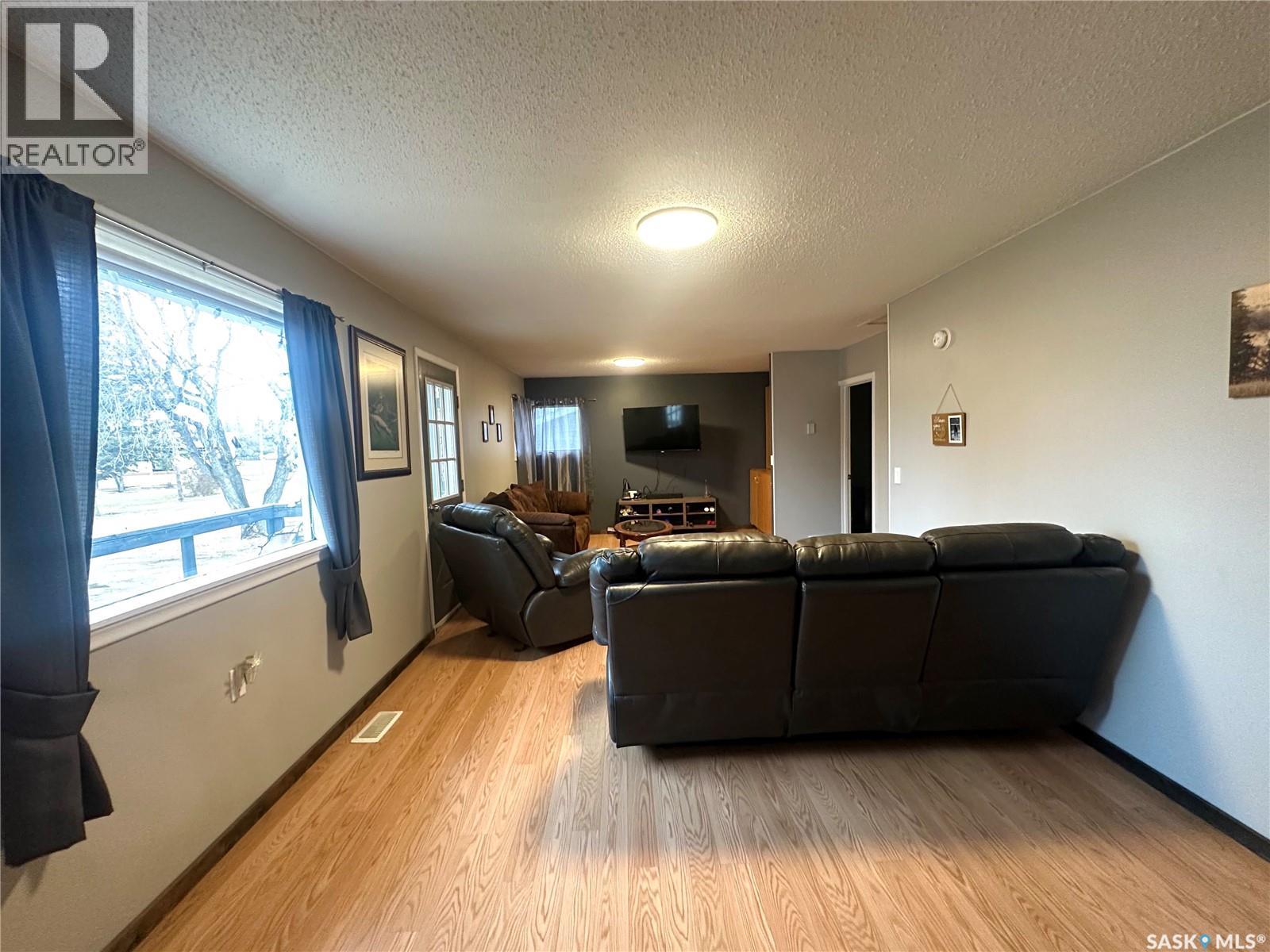 108 Phillips Street, Turtleford, Saskatchewan  S0M 2Y0 - Photo 7 - SK022134