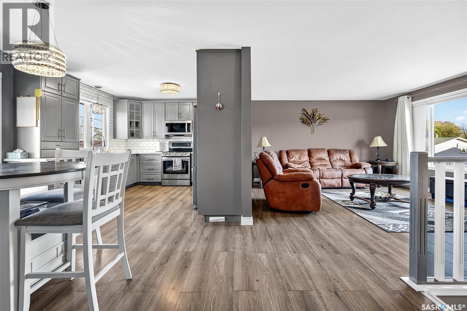 1347 Princess Crescent, Moose Jaw, Saskatchewan  S6H 6V7 - Photo 10 - SK022089