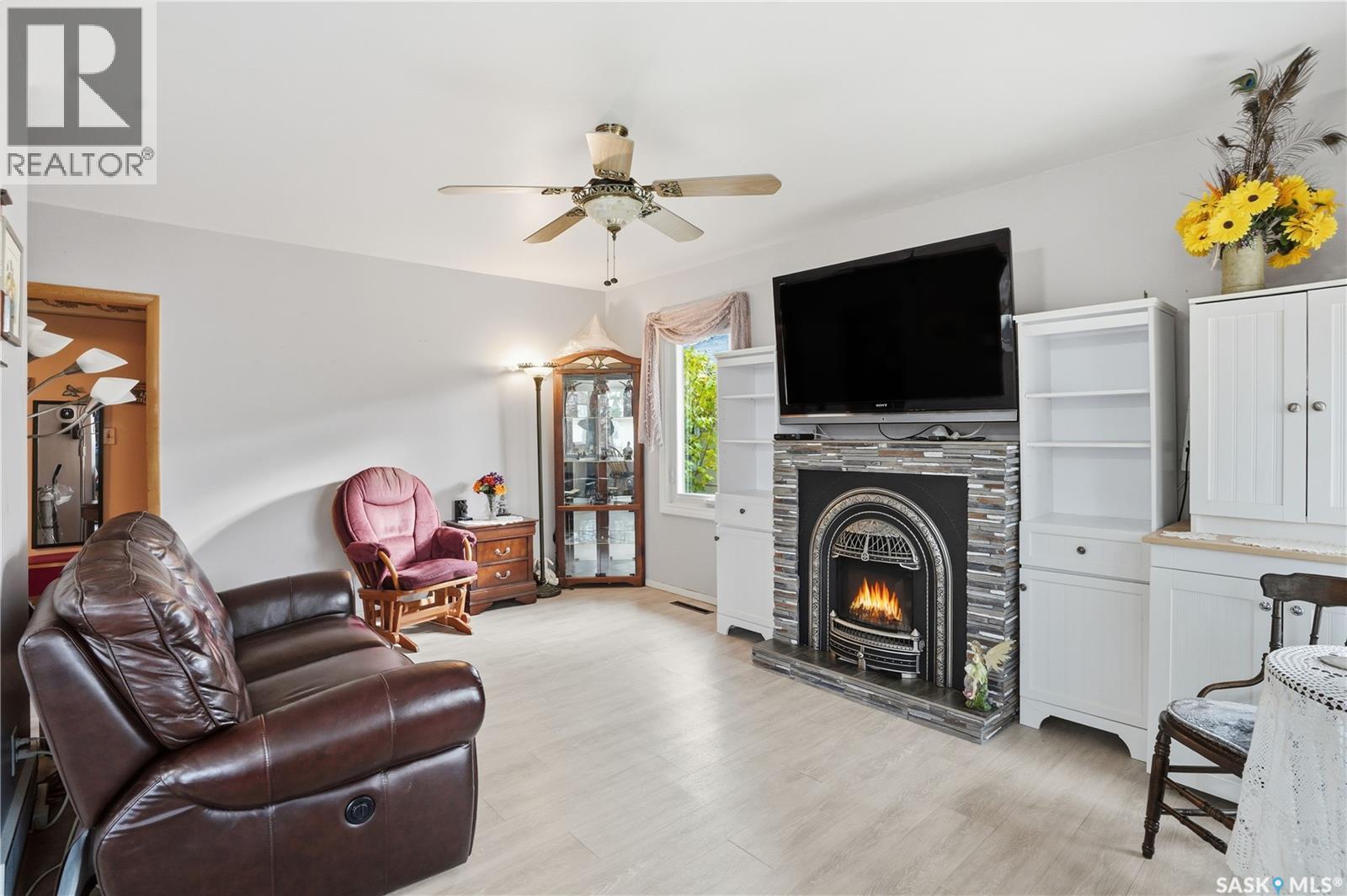 319 Simpson Street, Outlook, Saskatchewan  S0L 2N0 - Photo 12 - SK022059