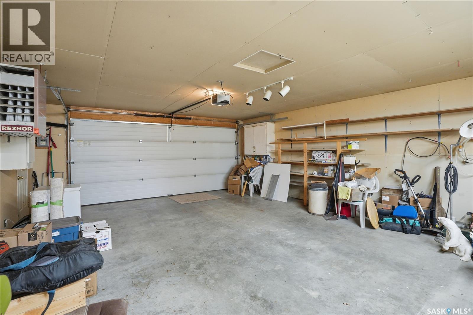 319 Simpson Street, Outlook, Saskatchewan  S0L 2N0 - Photo 31 - SK022059