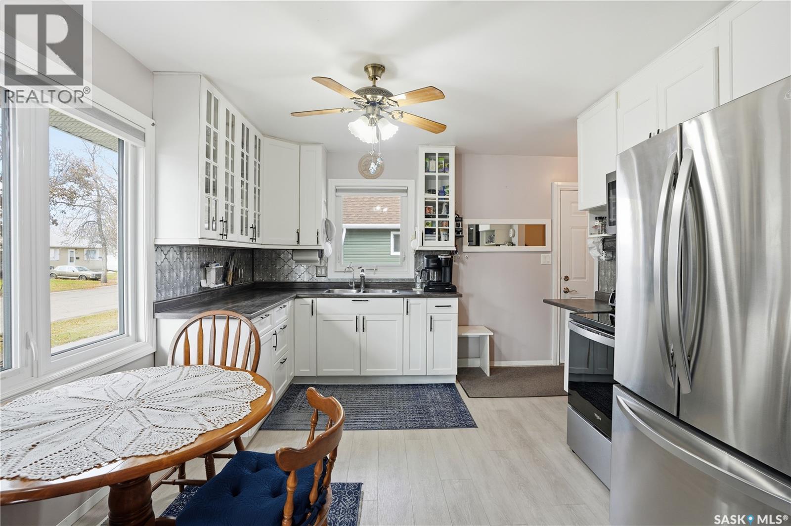 319 Simpson Street, Outlook, Saskatchewan  S0L 2N0 - Photo 6 - SK022059