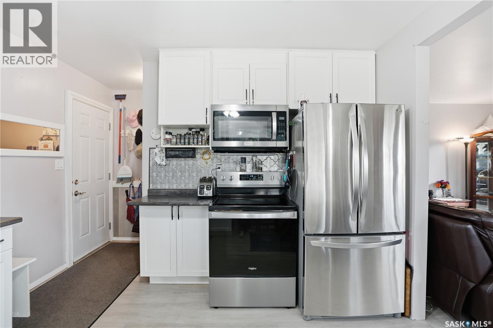 319 Simpson Street, Outlook, Saskatchewan  S0L 2N0 - Photo 9 - SK022059