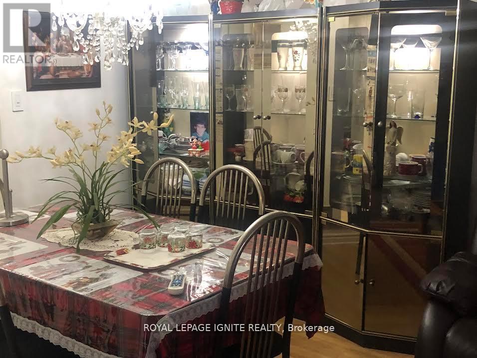 36 Goskin Court, Toronto, Ontario  M1B 1J3 - Photo 9 - E12496816