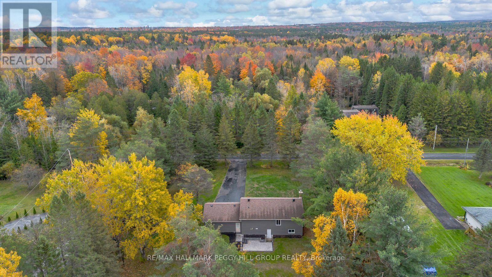 16 Hillview Crescent, Springwater, Ontario  L9X 1N4 - Photo 15 - S12490304