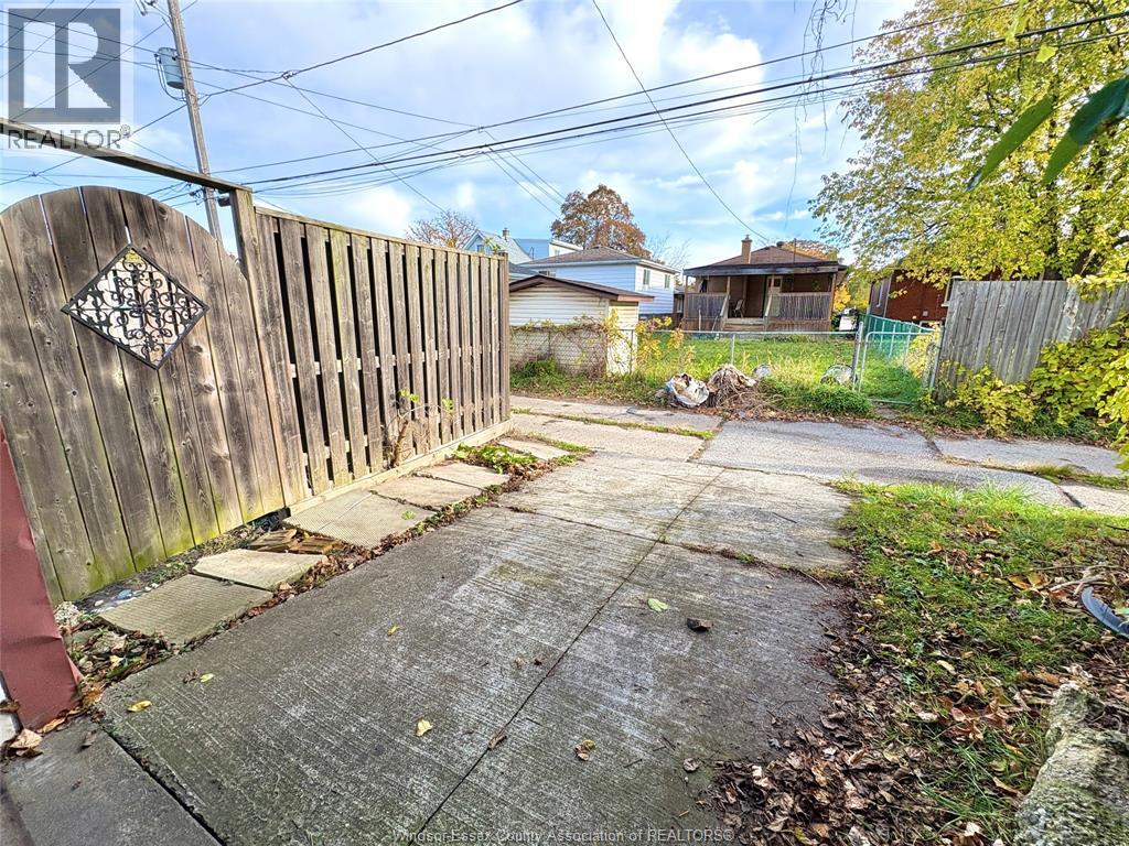 1794 Gladstone, Windsor, Ontario  N8W 2N3 - Photo 29 - 25027653