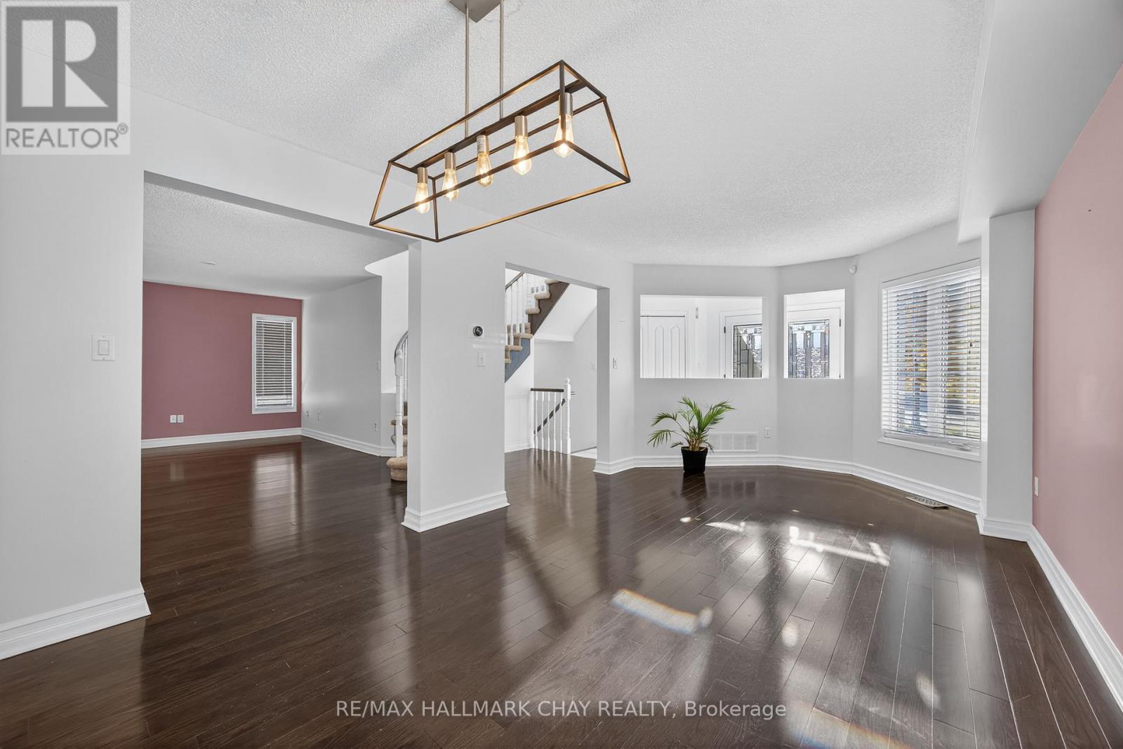 2065 Wilson Street, Innisfil (Alcona), Ontario  L9S 4Y2 - Photo 5 - N12496690