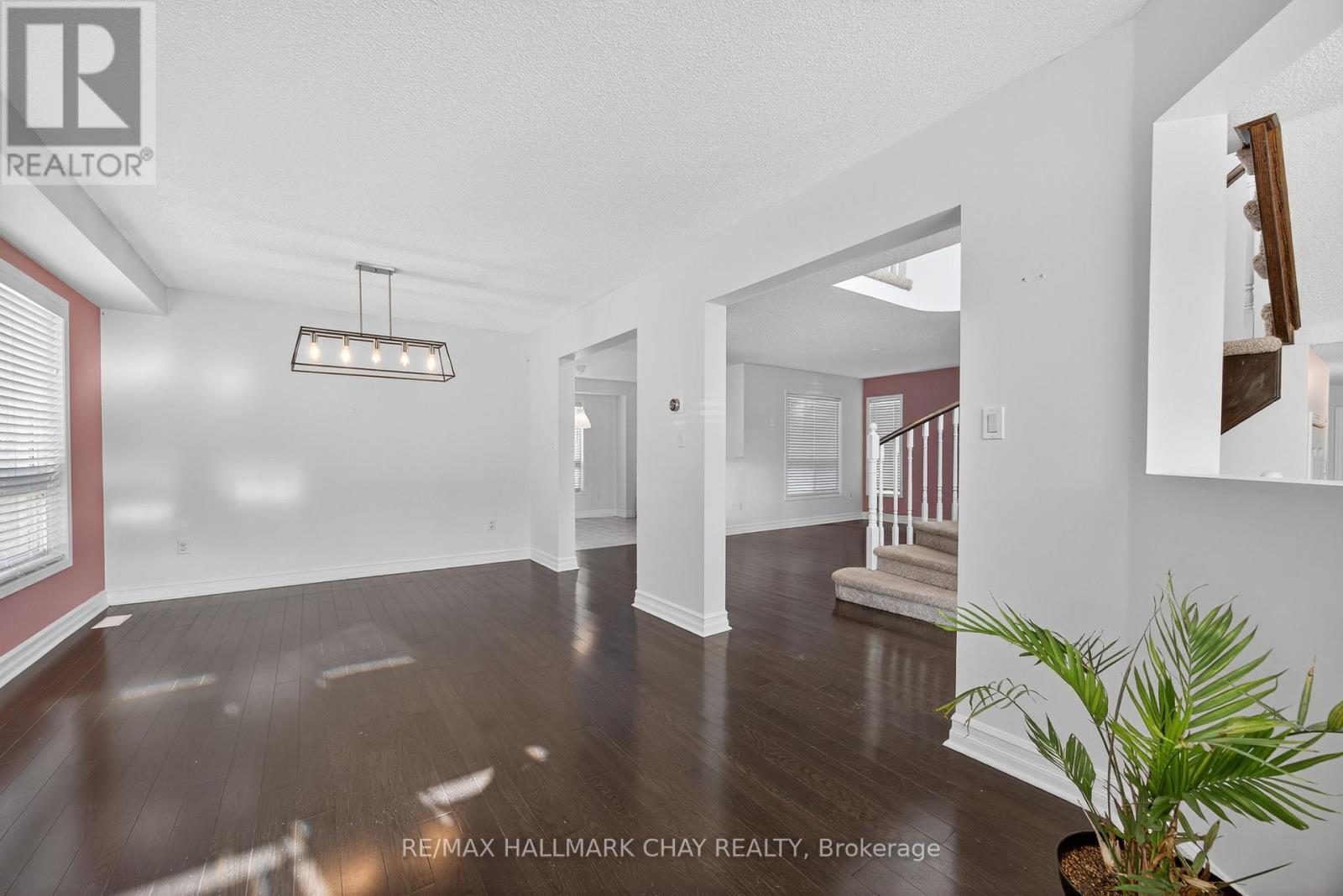 2065 Wilson Street, Innisfil (Alcona), Ontario  L9S 4Y2 - Photo 6 - N12496690