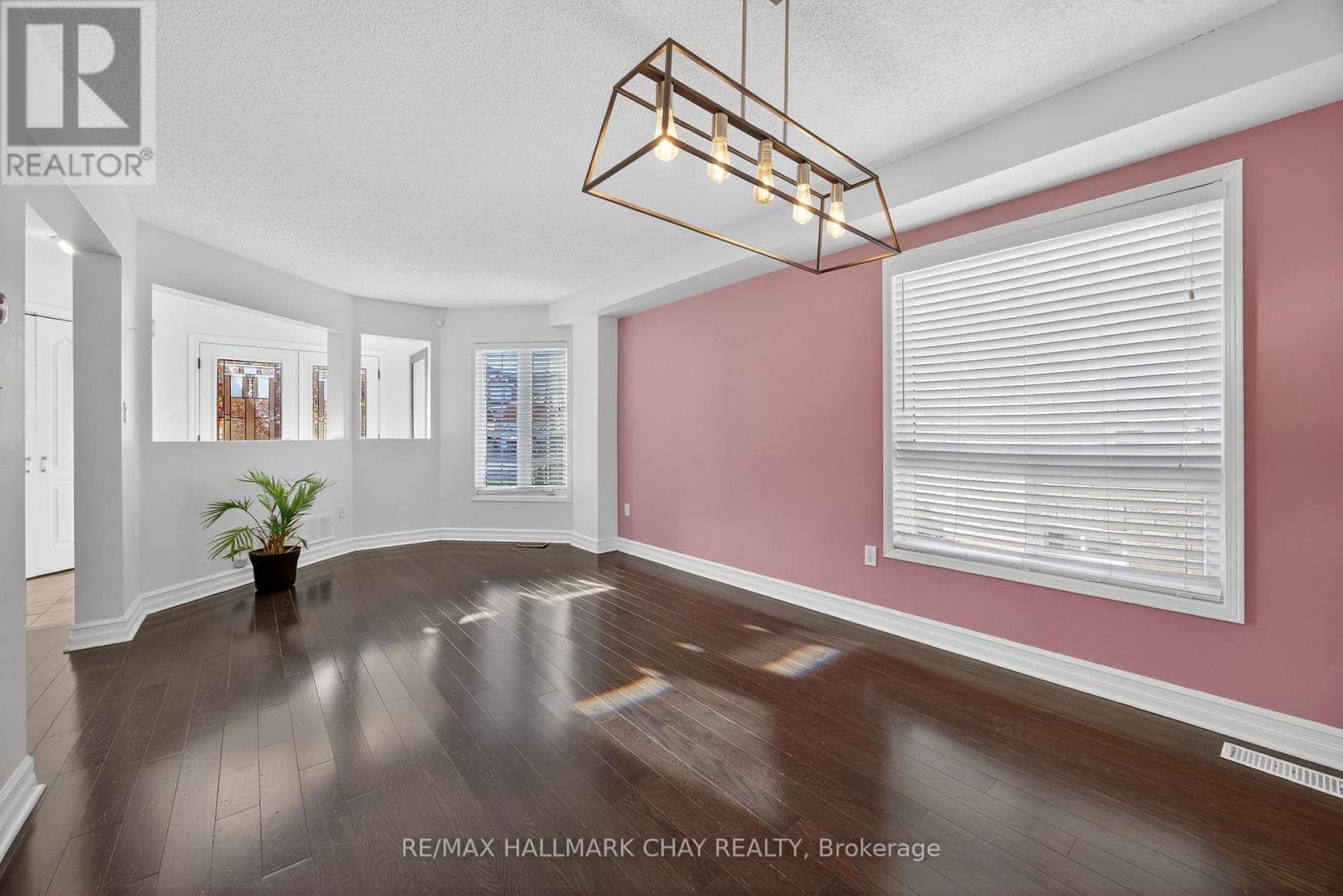 2065 Wilson Street, Innisfil (Alcona), Ontario  L9S 4Y2 - Photo 7 - N12496690