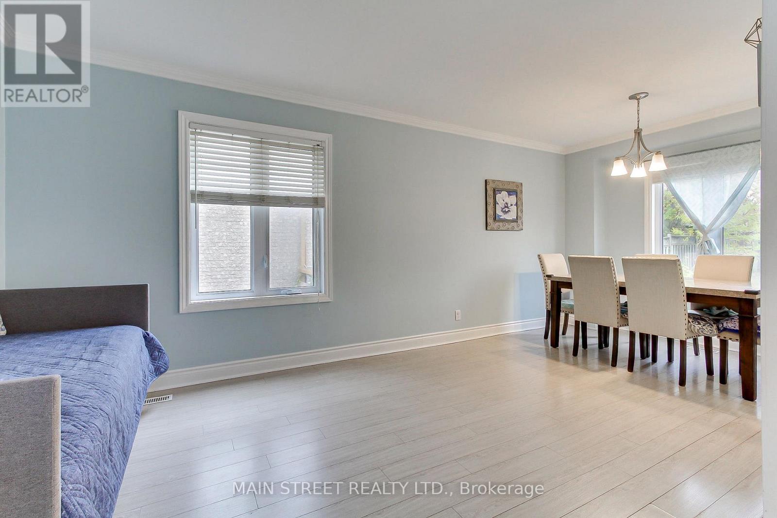 19 Natanya Boulevard, Georgina, Ontario  L4P 3R6 - Photo 11 - N12496792