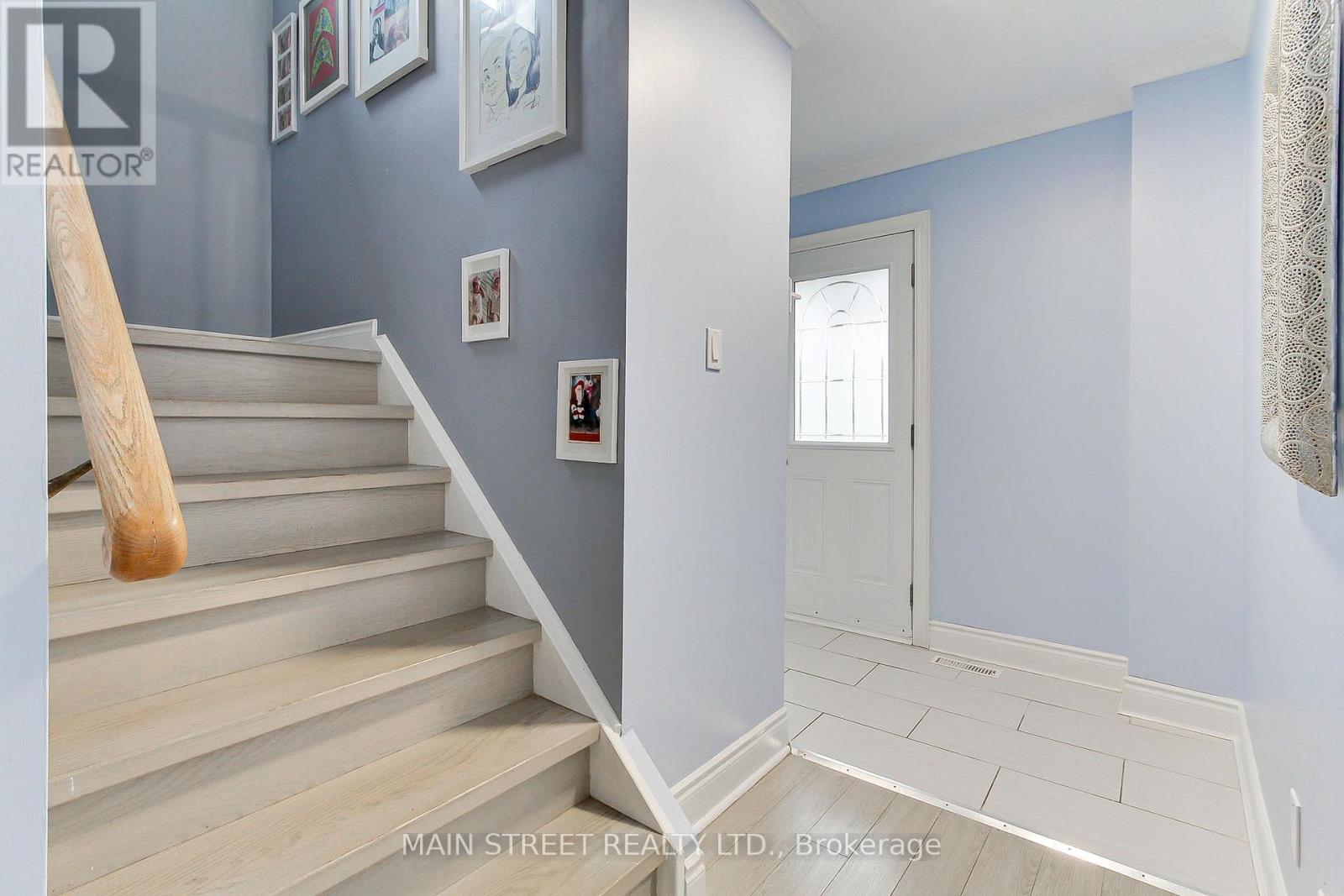 19 Natanya Boulevard, Georgina, Ontario  L4P 3R6 - Photo 7 - N12496792