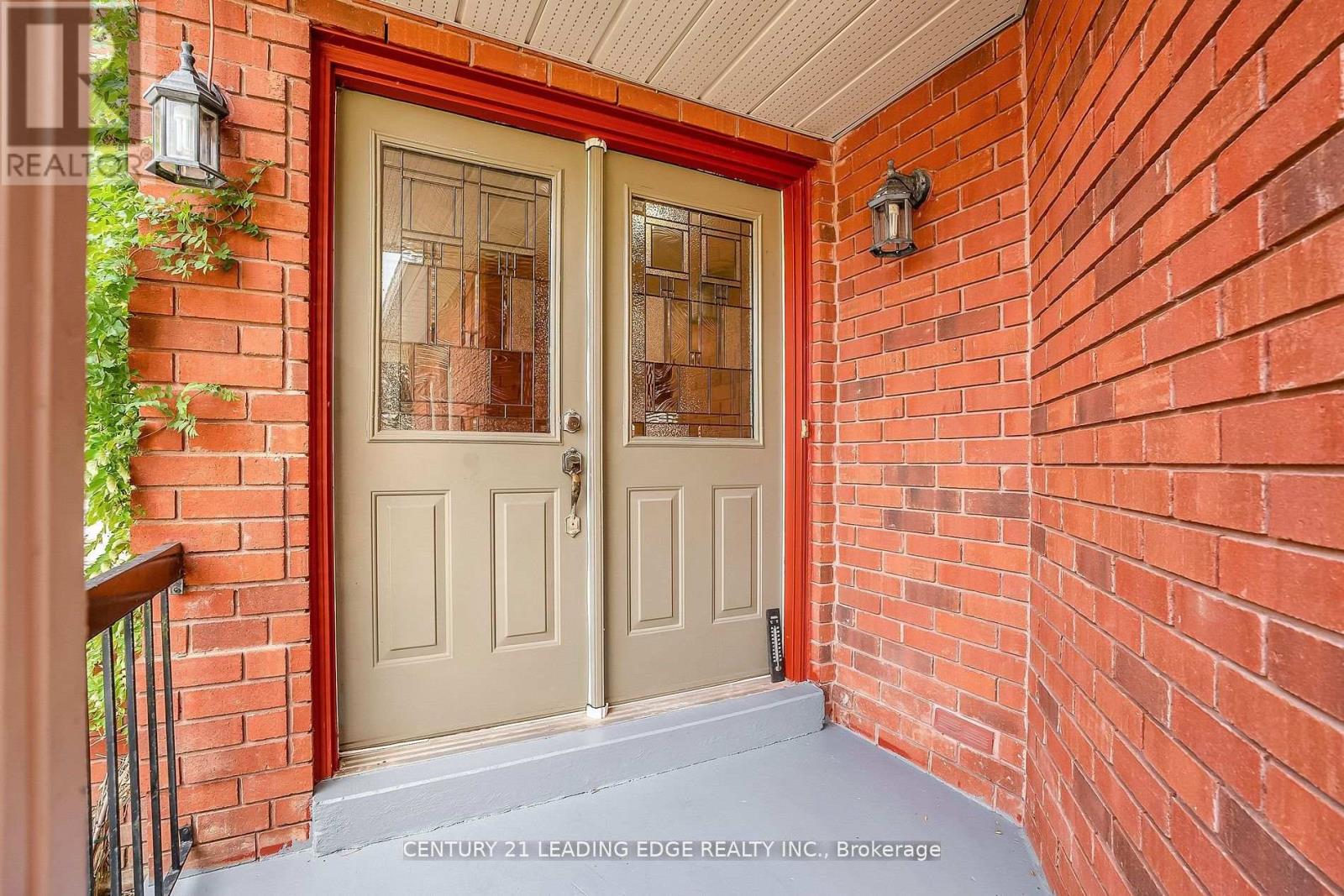 21 Brushwood Crescent, Barrie, Ontario  L4N 7G6 - Photo 2 - S12496646