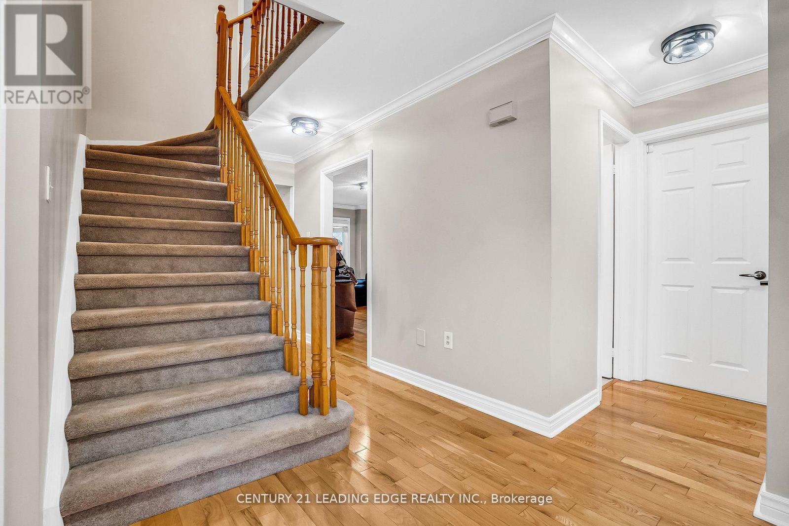 21 Brushwood Crescent, Barrie, Ontario  L4N 7G6 - Photo 4 - S12496646