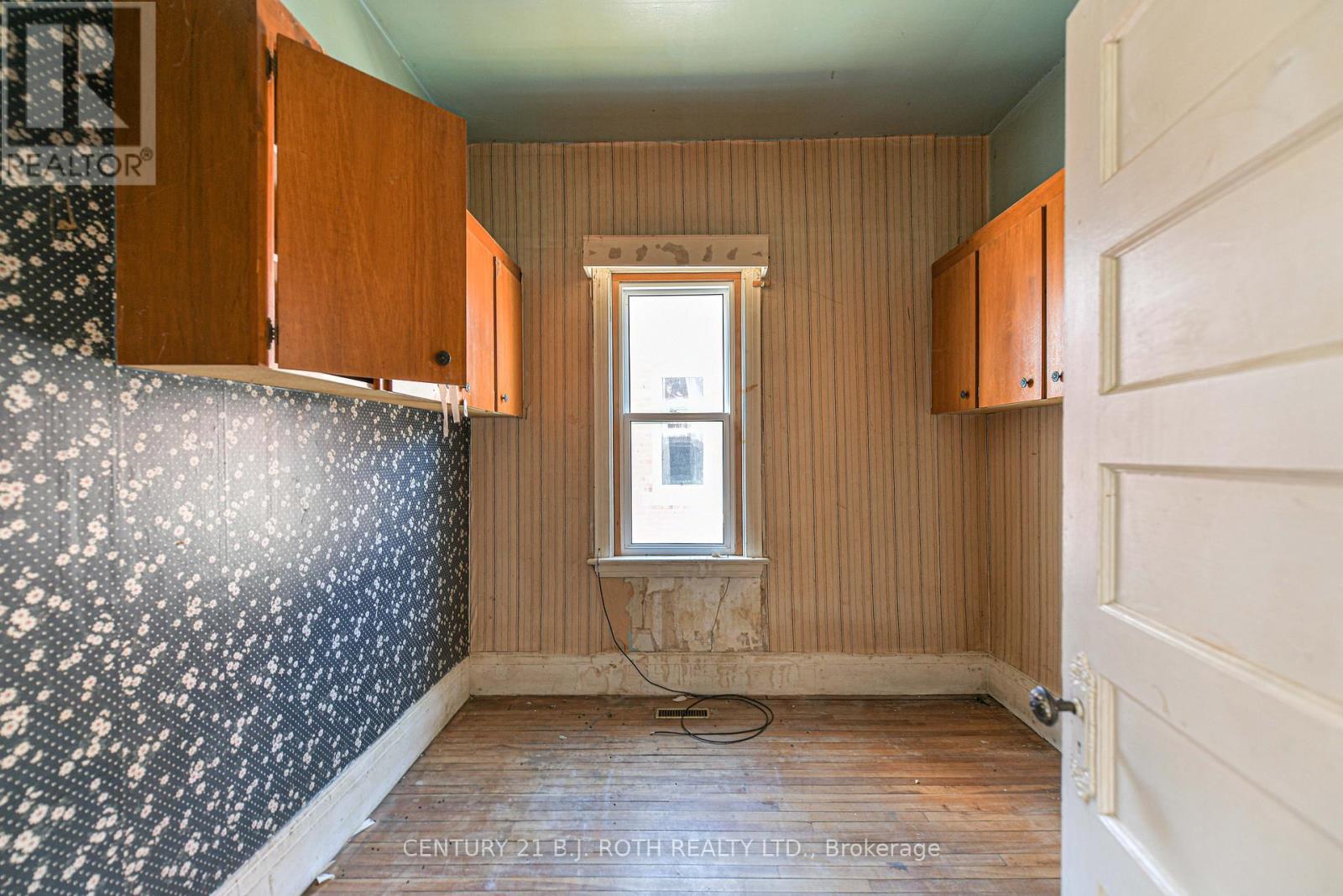 136 Coldwater Road W, Orillia, Ontario  L3V 3L6 - Photo 11 - S12496652