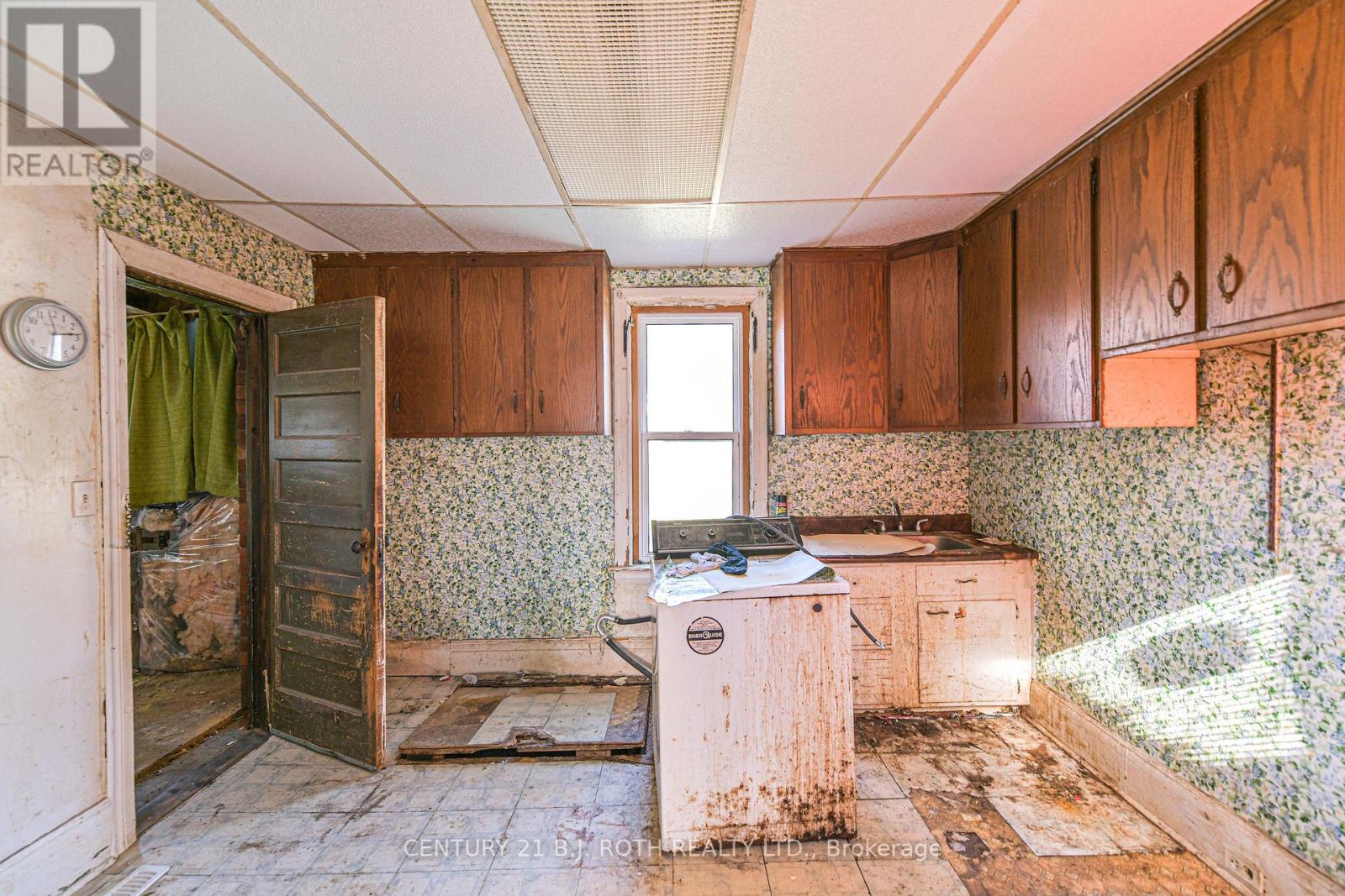 136 Coldwater Road W, Orillia, Ontario  L3V 3L6 - Photo 16 - S12496652