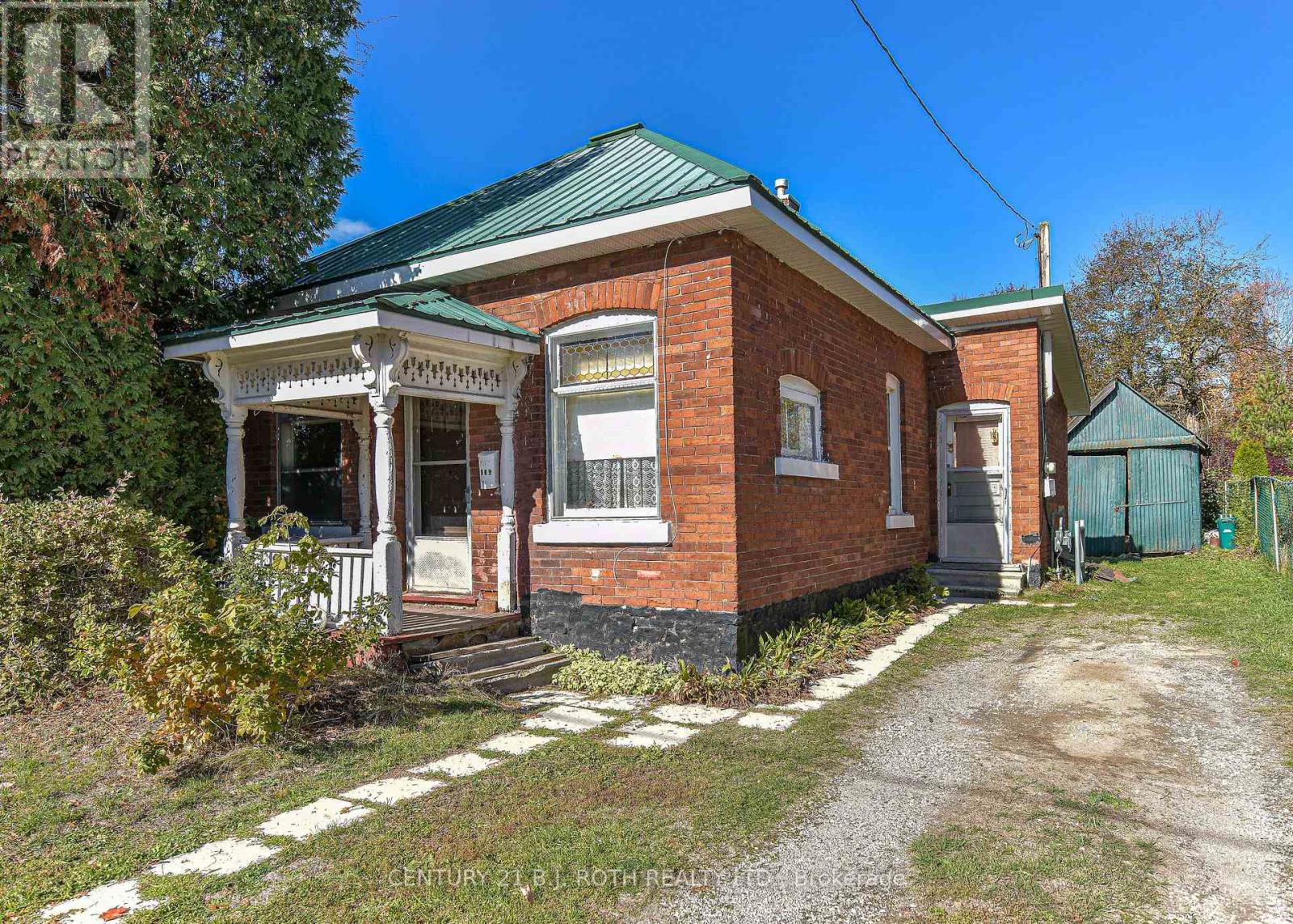 136 Coldwater Road W, Orillia, Ontario  L3V 3L6 - Photo 2 - S12496652