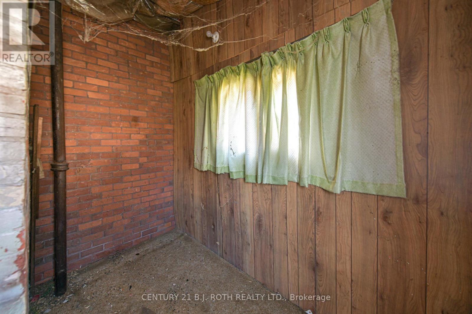 136 Coldwater Road W, Orillia, Ontario  L3V 3L6 - Photo 21 - S12496652