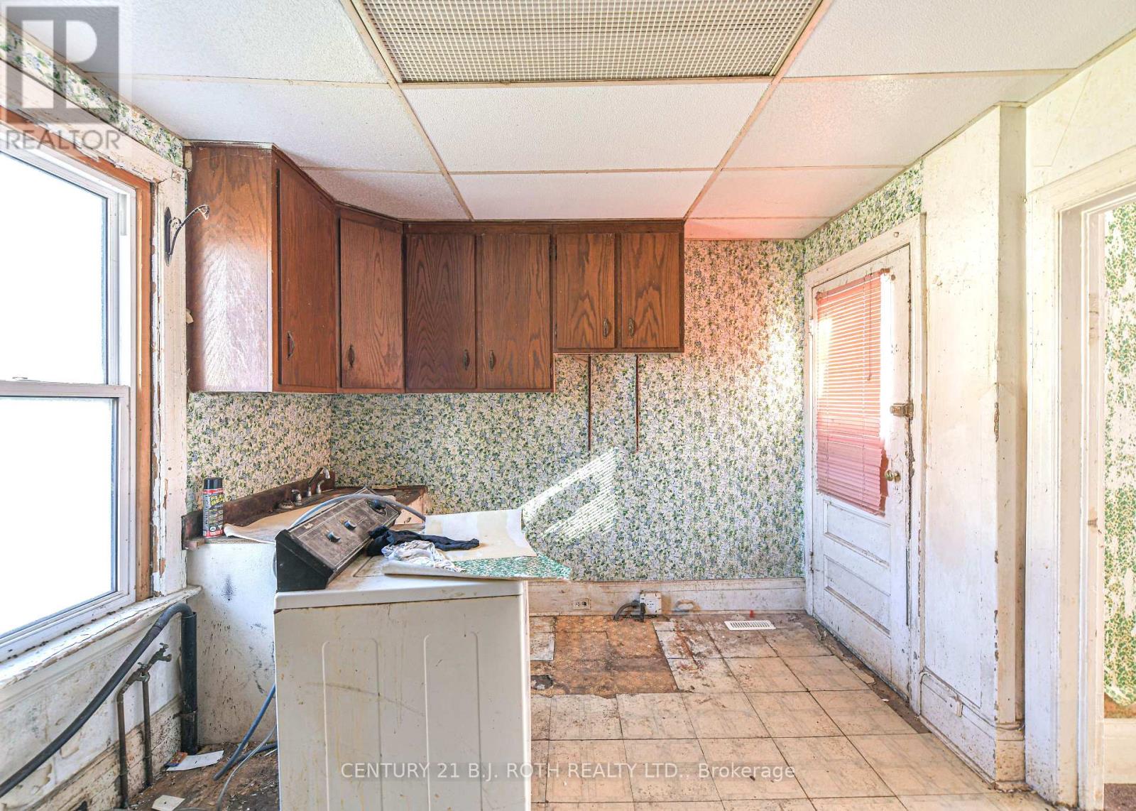 136 Coldwater Road W, Orillia, Ontario  L3V 3L6 - Photo 23 - S12496652