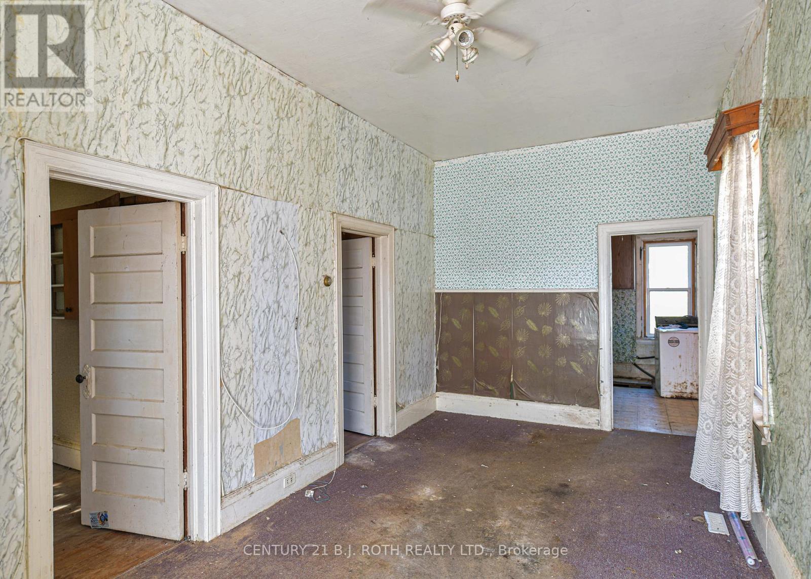 136 Coldwater Road W, Orillia, Ontario  L3V 3L6 - Photo 6 - S12496652