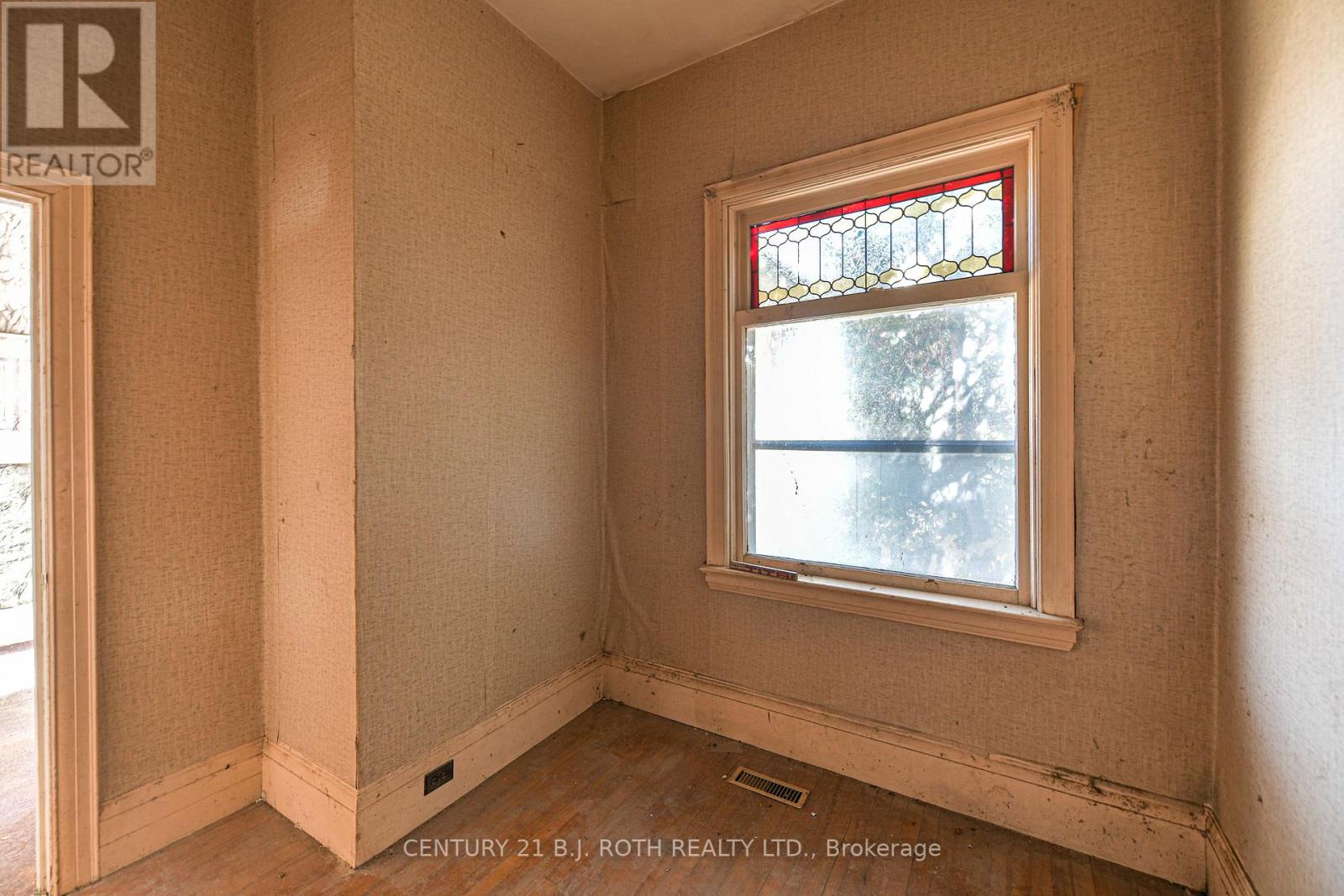 136 Coldwater Road W, Orillia, Ontario  L3V 3L6 - Photo 9 - S12496652