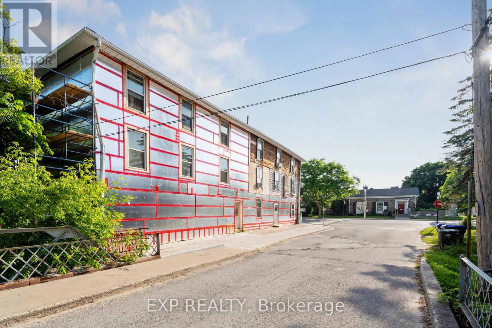 28 Coldwater Road W, Severn, Ontario  L0K 1E0 - Photo 4 - S12496654