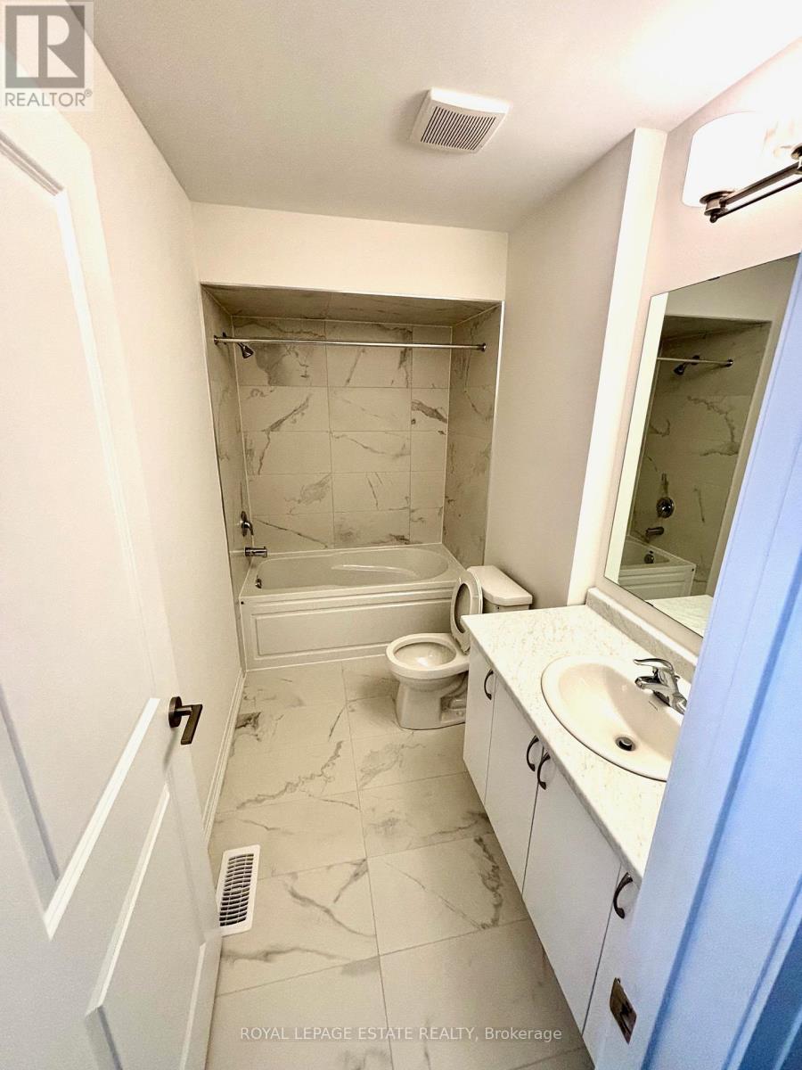 3028 Sandy Acres Avenue, Severn, Ontario  L3V 8P8 - Photo 13 - S12496674