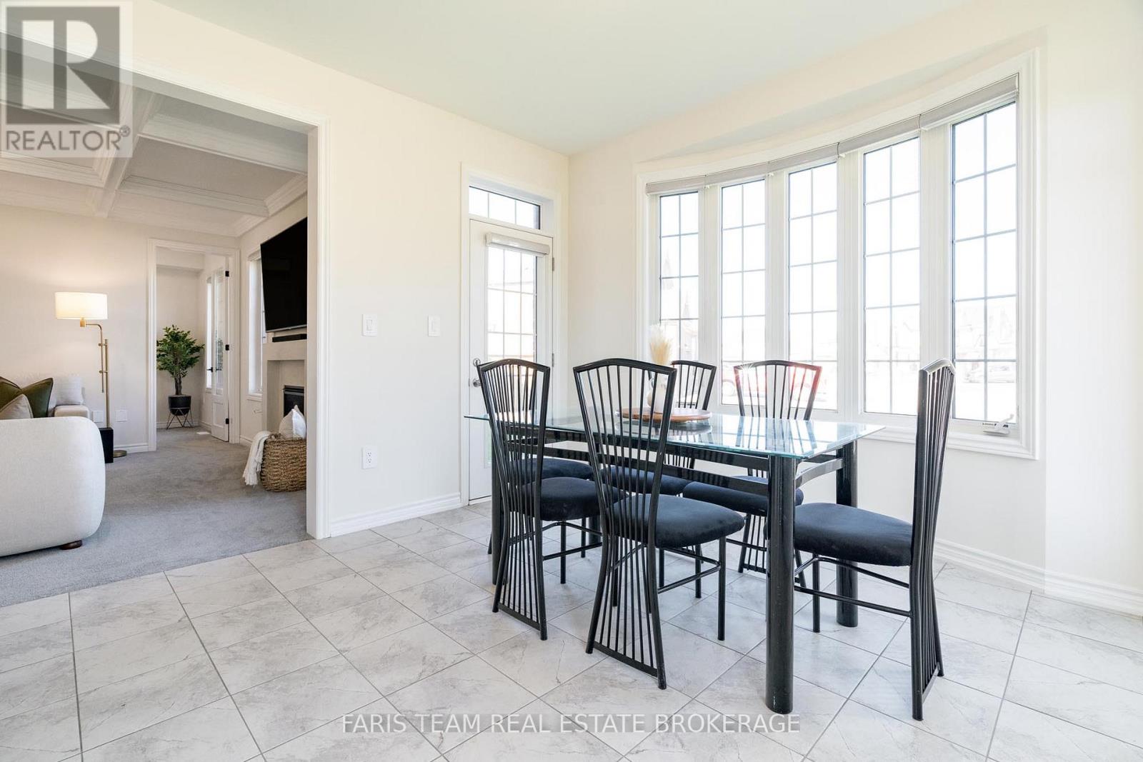 58 Sanford Circle, Springwater, Ontario  L9X 2A9 - Photo 15 - S12496740