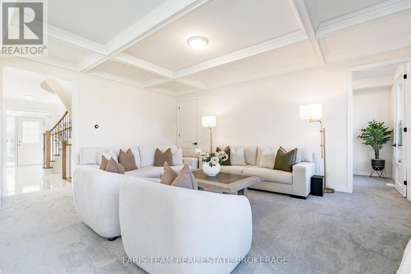 58 Sanford Circle, Springwater, Ontario  L9X 2A9 - Photo 18 - S12496740