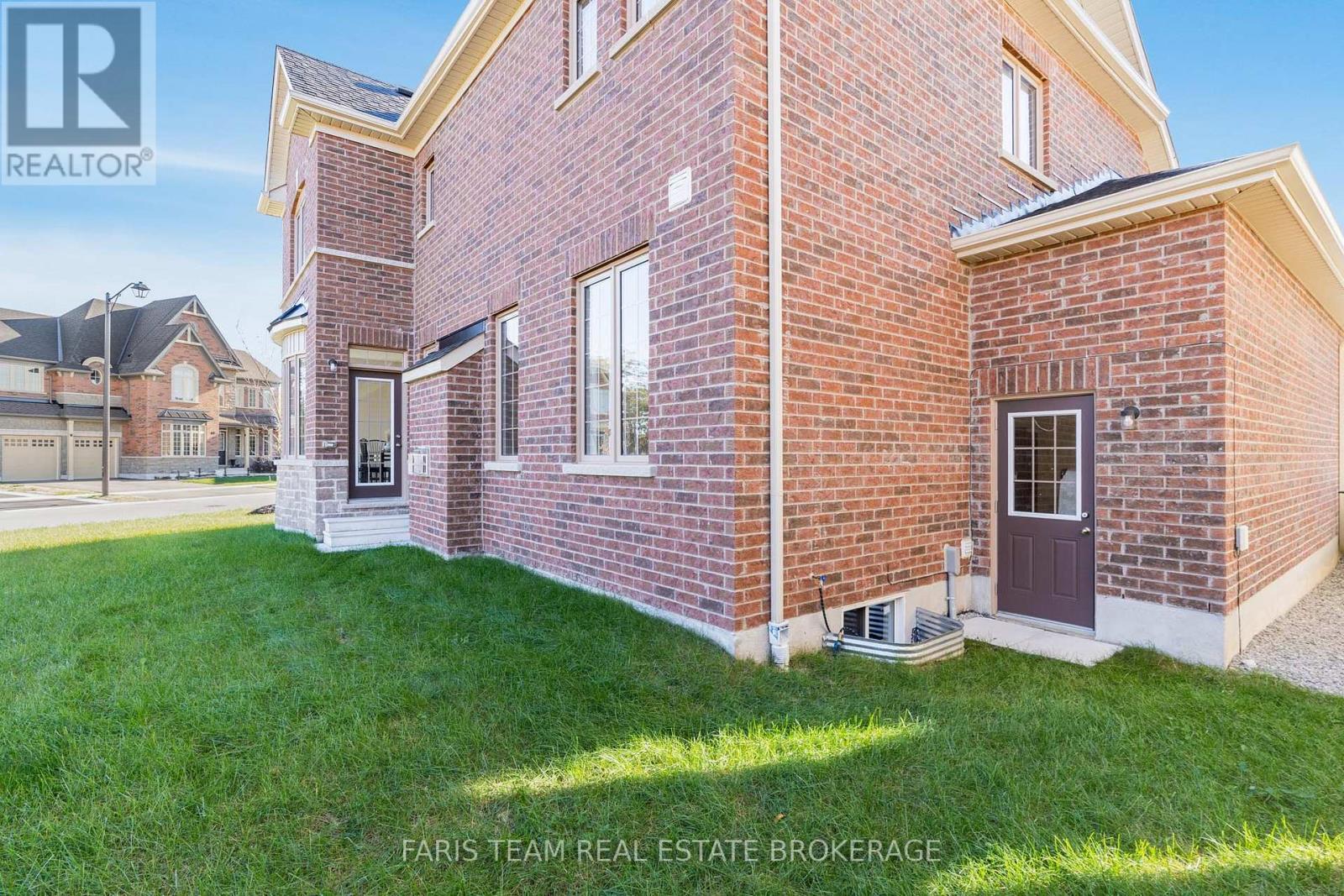 58 Sanford Circle, Springwater, Ontario  L9X 2A9 - Photo 38 - S12496740