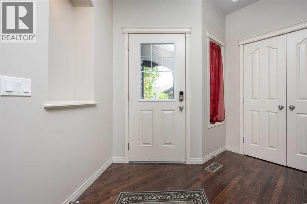 243 Silverado Plains Close Sw, Calgary, Alberta  T2X 0J2 - Photo 3 - A2218351