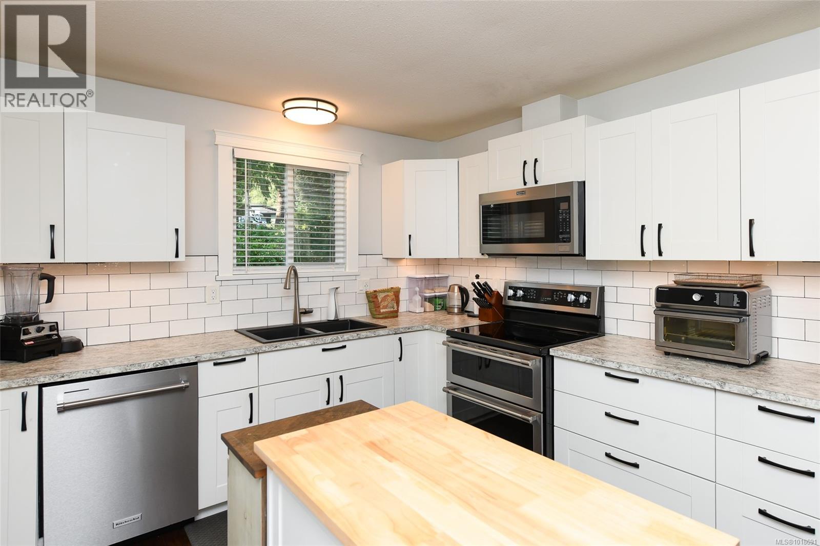 32 1535 Dingwall Rd, Courtenay, British Columbia  V9N 3S8 - Photo 3 - 1018691