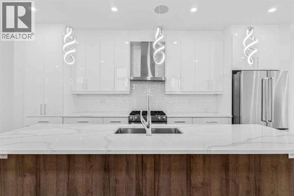 430 33 Avenue Nw, Calgary, Alberta  T2K 0B4 - Photo 9 - A2223893