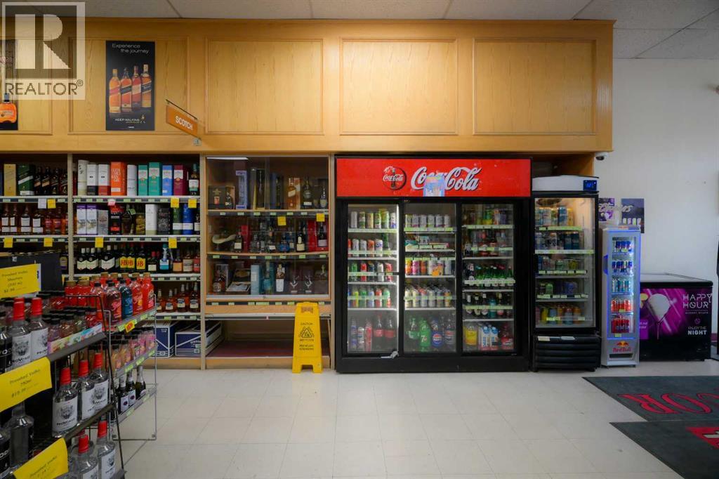 769 Northmount Drive Nw, Calgary, Alberta  T2L 0A1 - Photo 7 - A2234549