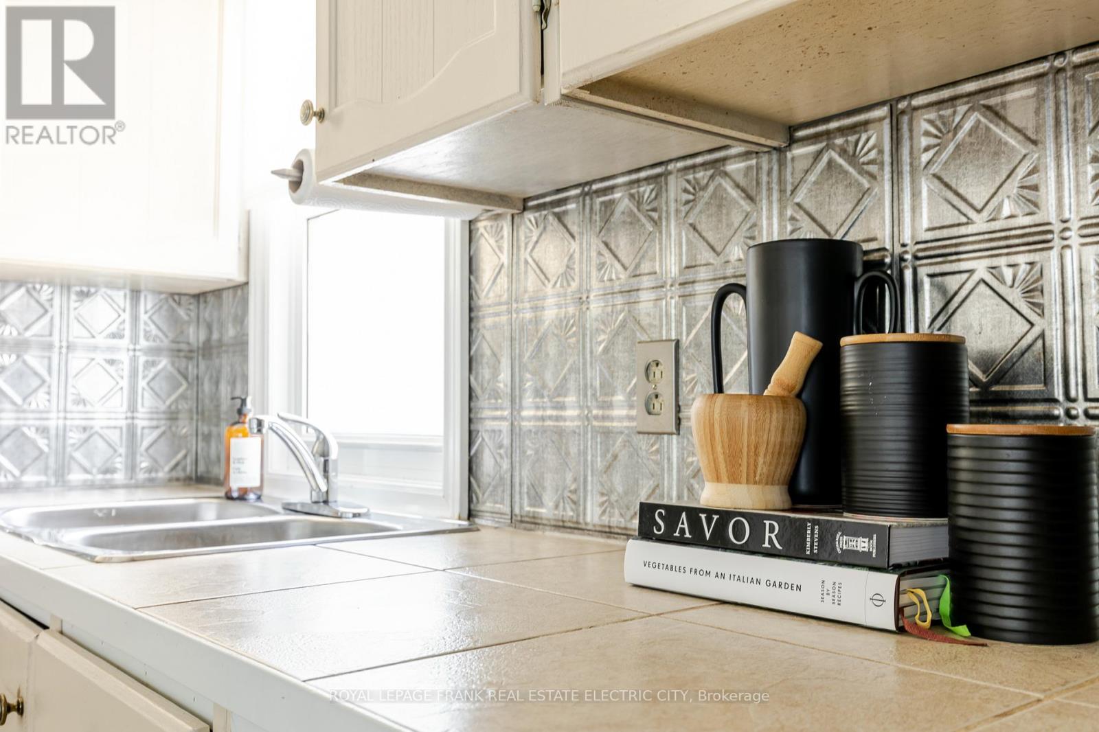 130 Hazlitt Street, Peterborough, Ontario  K9H 1L5 - Photo 20 - X12496844