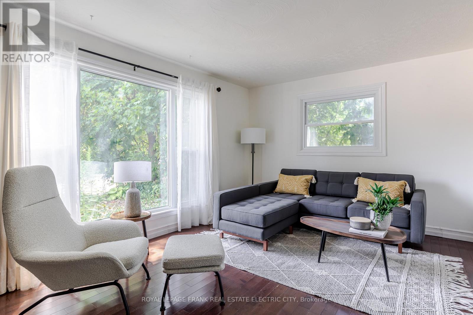 130 Hazlitt Street, Peterborough, Ontario  K9H 1L5 - Photo 3 - X12496844