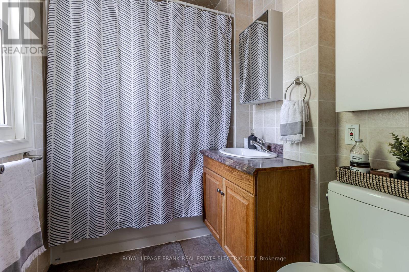 130 Hazlitt Street, Peterborough, Ontario  K9H 1L5 - Photo 30 - X12496844