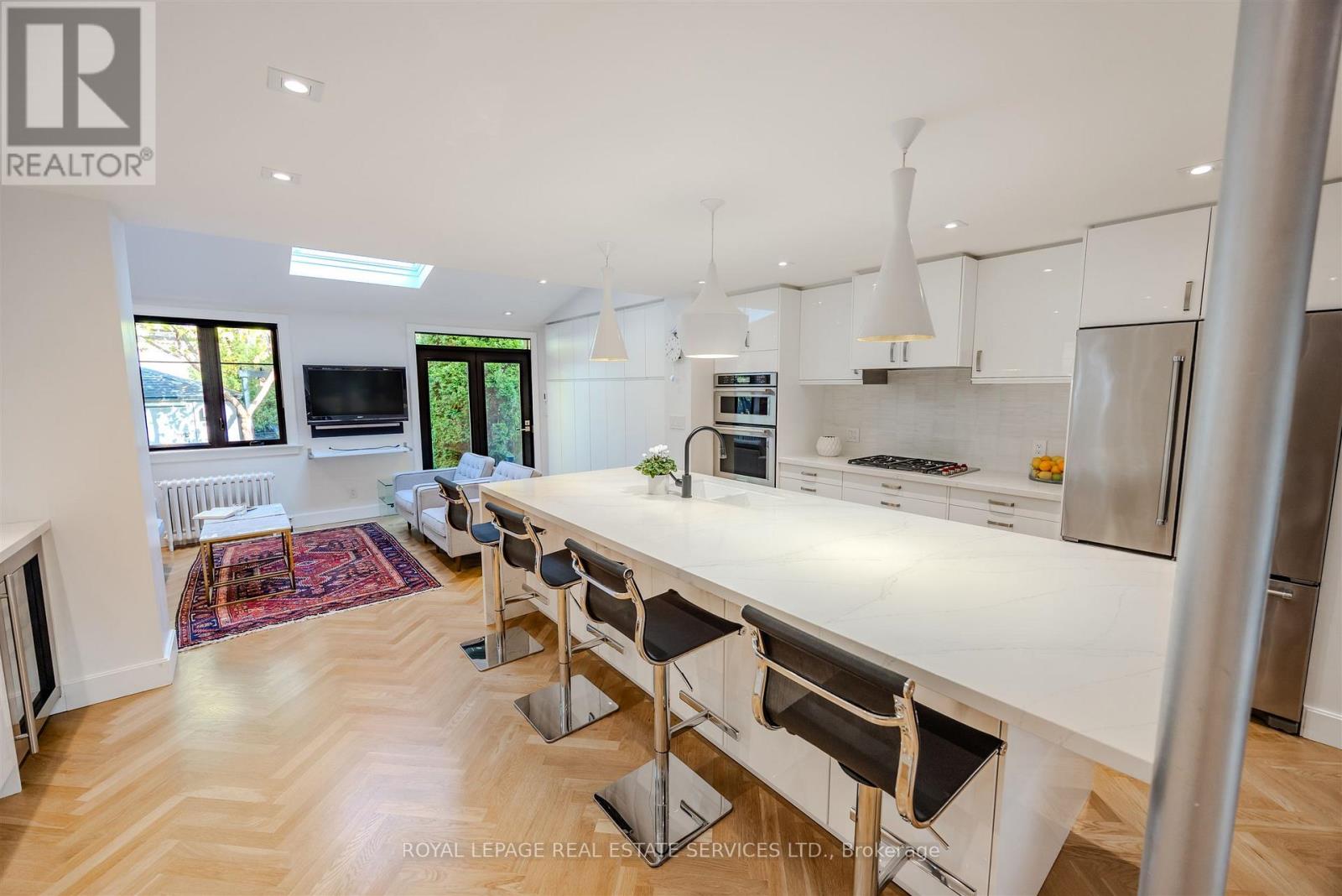 20 Verbena Avenue, Toronto, Ontario  M6S 1K1 - Photo 8 - W12473544